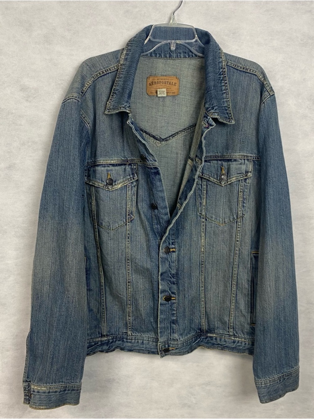 Aeropostale Vintage Styled Denim Trucker Jacket Men’s Sz Large Distressed Blue